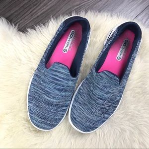 Sketchers GO Walk 2 Slip-On Sneakers EUC